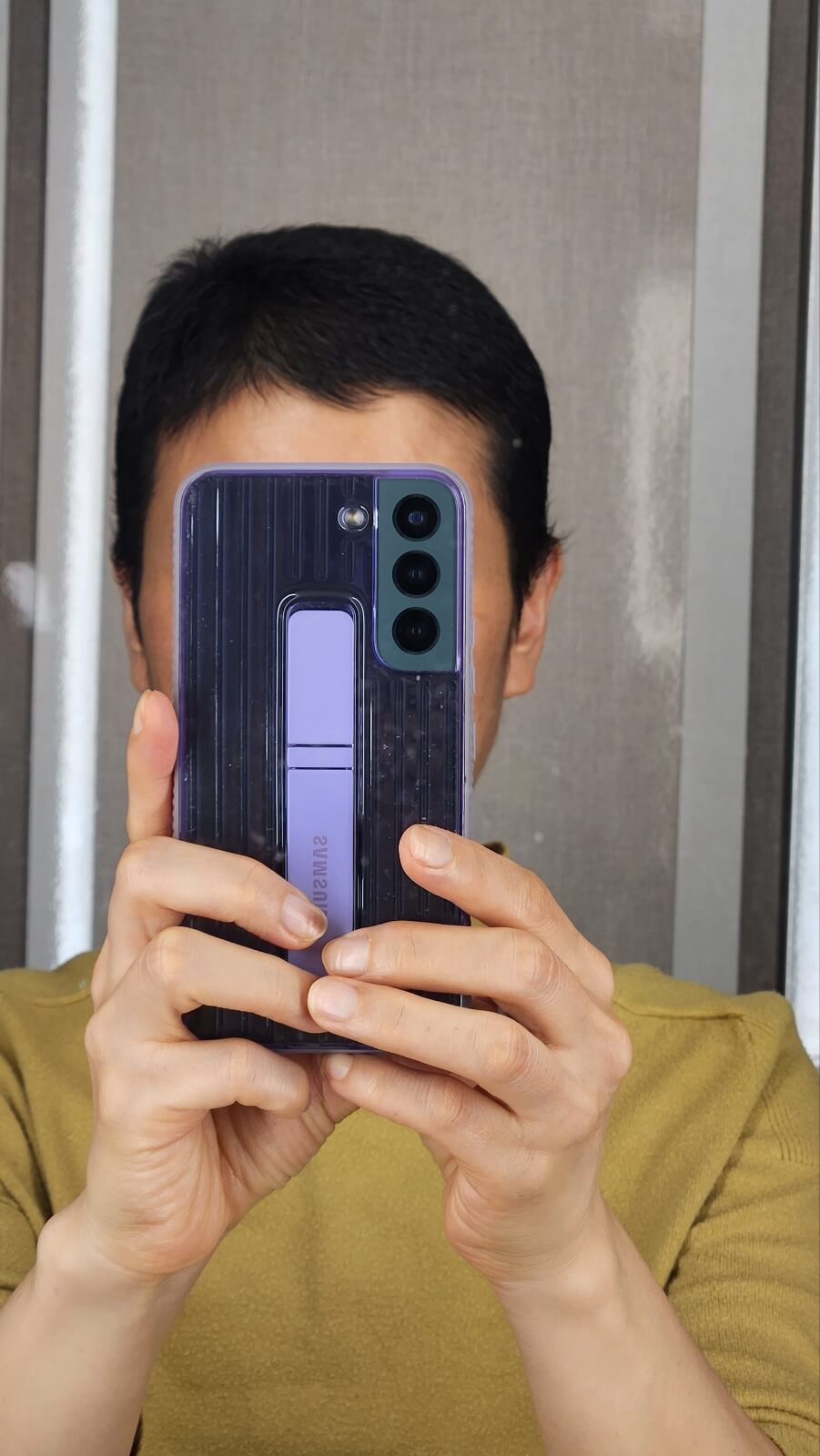 머리카락이 점점 빼곡히 자라나는 모습